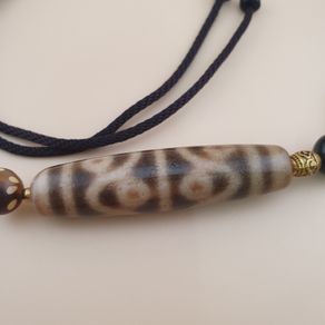 Vintage 12 Unique Eyes Himalayan Tibetan Agate Dzi Bead Pendant Necklace