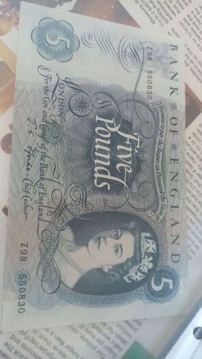 uncirculated 5 pound note