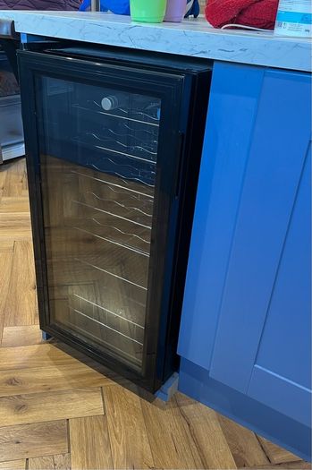 Wine / bar fridge