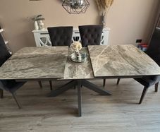 Dinning table and 6 chairs
