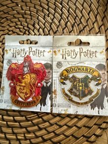 Harry Potter stick on crest motif x2