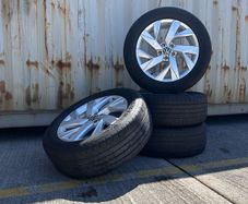 Genuine Volkswagen Tiguan 18" Alloy Wheels