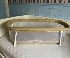 Portable/Travel bassinet cot
