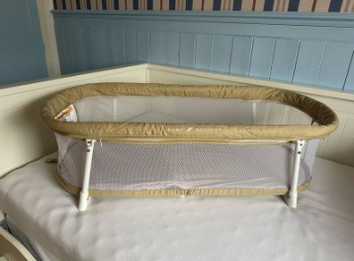 Portable/Travel bassinet cot
