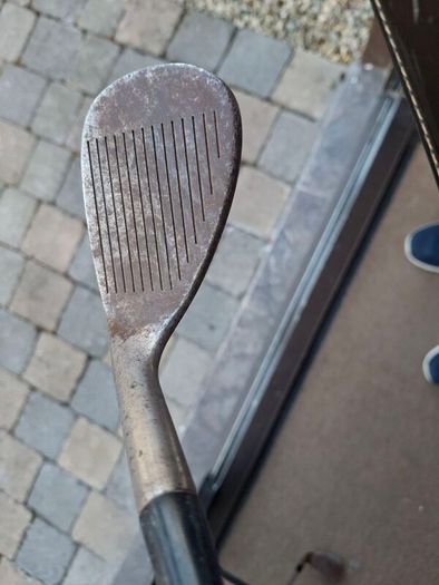 Golf Cleveland 48 degree wedge grip perfect shaft perfect  ans a lot of life left in club head not used for some time