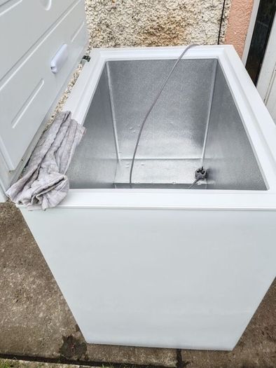 Chest freezer