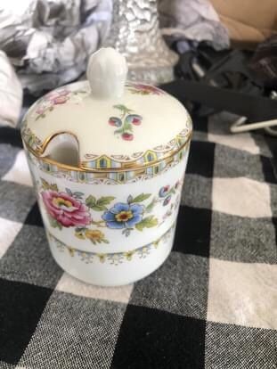 Royal grafton Malvern sugar bowl