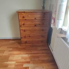 Pine dresser