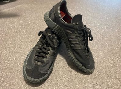 Adidas Kamanda Black Mens UK9 Worn twice