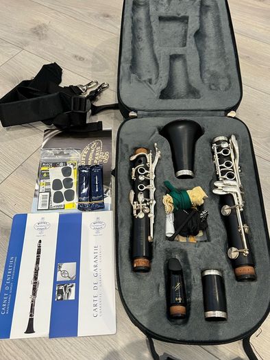 Buffet Crampon E11 Clarinet, Vandoren B40 Mouthpiece + Extras