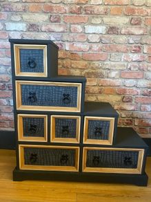chest of drawers