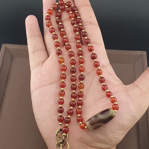 Vintage Treasure Vase Pattern Agate & Carnelian Beads Necklace