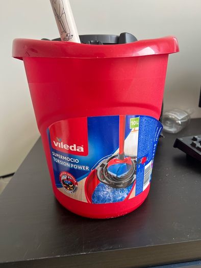 Vileda Mop and Bucket(No mop head included)