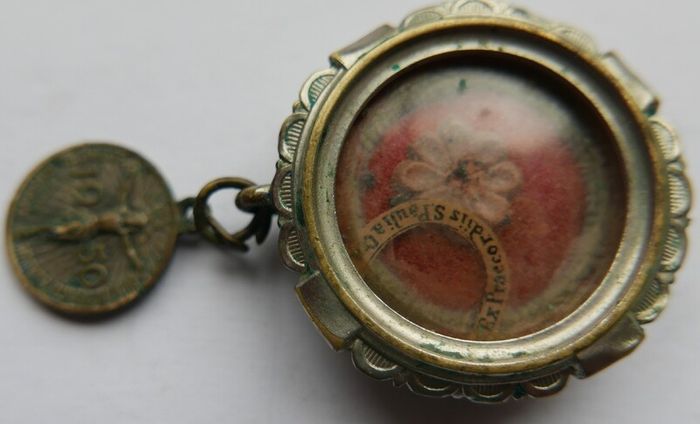 Antique Relic of Ex Praecordiis S.Paulia - Reliquary - Saint