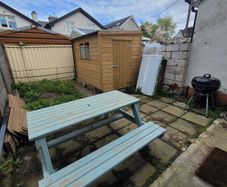 Picnic table