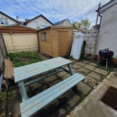 Picnic table
