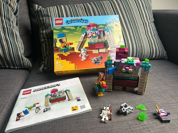 Lego 21257 The Devourer Showdown Minecraft Legends