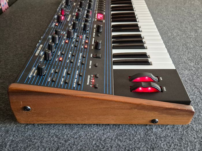 OB-6 Keyboard Synth