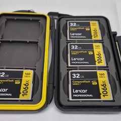 4 x Lexar Professional 32GB CompactFlash Cards and Case