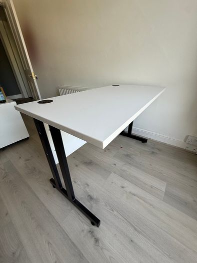 Office Desk 3 30euro each