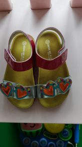 Girls sandals size 24/infant 7