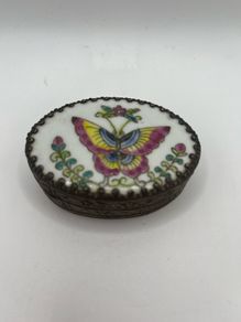 Antique Chinese pill box