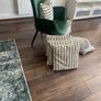 Accent chair / cushions & throws Image 3