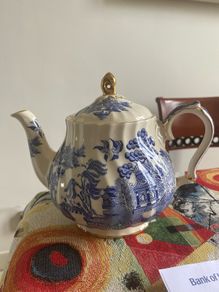 Vintage Sadler Blue Willow Tea Pot