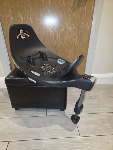 Cybex Cloud Z 360 car seat and ISOFix Professionally CLEANED