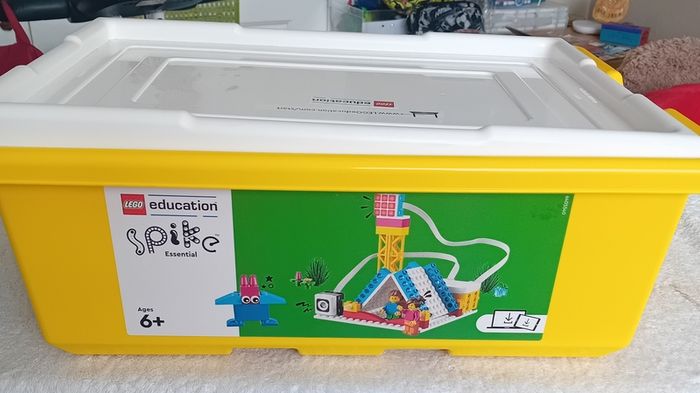 Spike Education essential lego