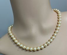 pearl necklace