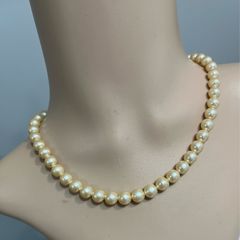 pearl necklace
