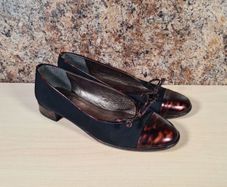 Womens designer Stuart Weitzman slip on loafers shoes with bows Size UK 5 US 7B