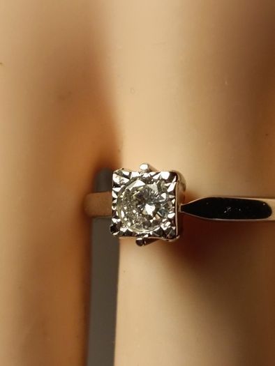 White Gold Natural Diamond Solitaire Engagement ring (Bargain Price)