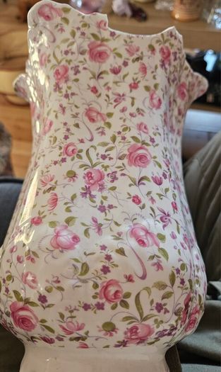 St.George China vase needs small repair