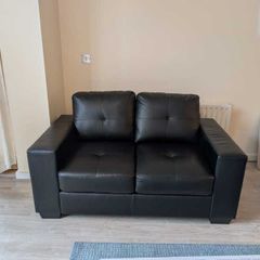 2-seater couch (black) in excellent condition (200 EUR negotiable)