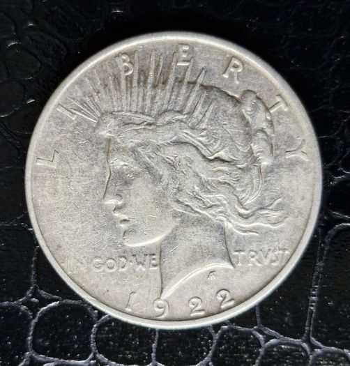 1922 United States 1 Silver Peace Dollar coin