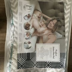 Sleepyhead Deluxe Plus Pod baby lounger