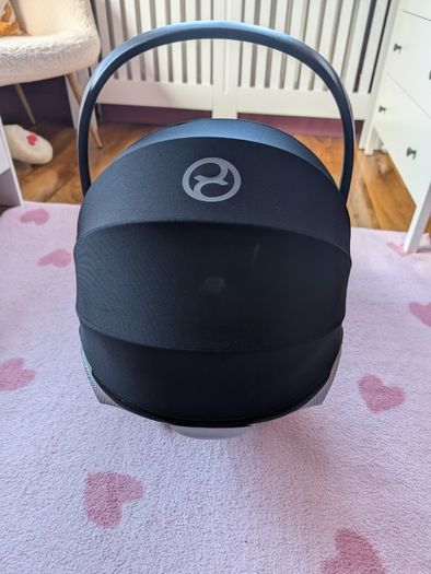 Cybex Balios pushchair bundle with Cloud T car seat.