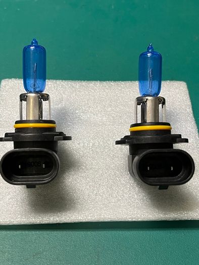 Pair of 9005 (HB3) Xenon White Halogen Headlight Bulbs - 12V 65W