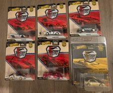 Hot Wheels Vintage Racing Set. Includes Gold Skyline Chase 0/5