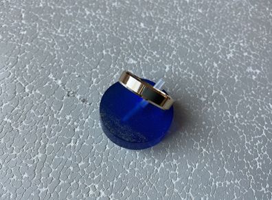 New 9ct Solid  Gold Ring. GREAT  BUY