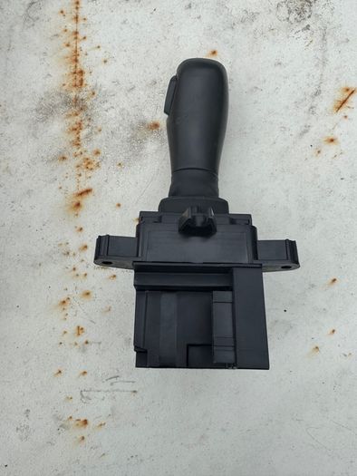 Automatic gear selector for f15