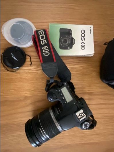 Canon EOS 60d DSLR camera