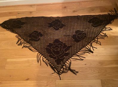 Exquisite hand crocheted Spanish shawl