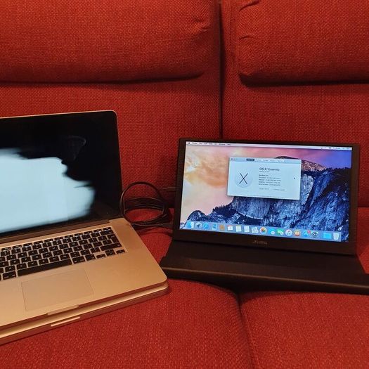 3 Macbook pro Apple laptops - 120 all 3