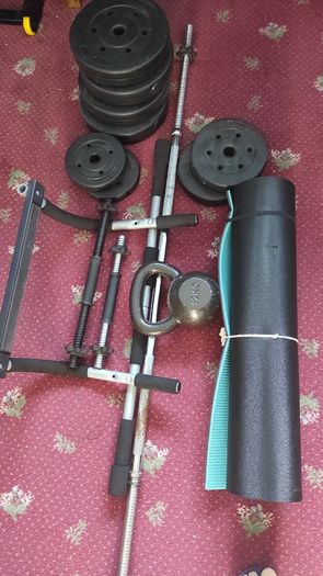 HOME GYM SET 27.5kg Plates + 12kg Kettlebell 40