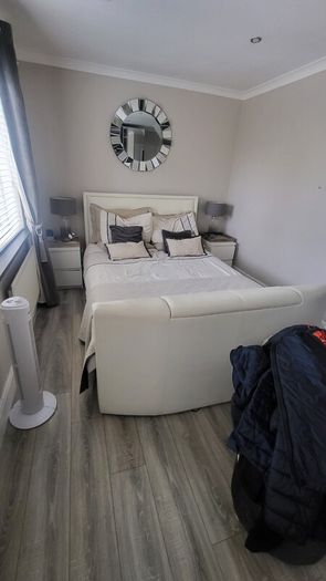 king size TV Bed