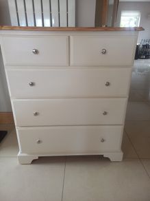 chest of drawers
