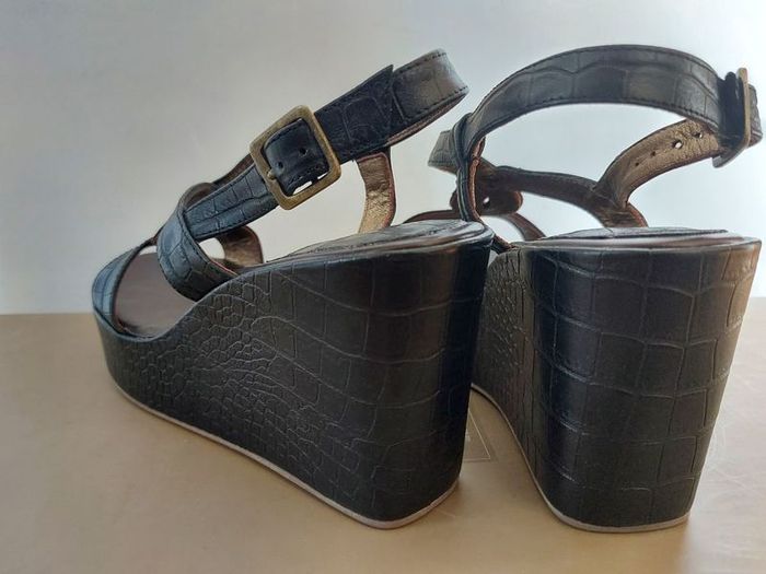 Ladies FRIDA Buckle Detail Slingback Wedge Sandals size 7 UK SALE